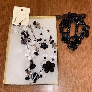Black/white beaded necklace set. Stretchy bracelet and earrings included